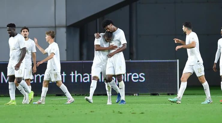 שחקני בית"ר ירושלים חוגגים