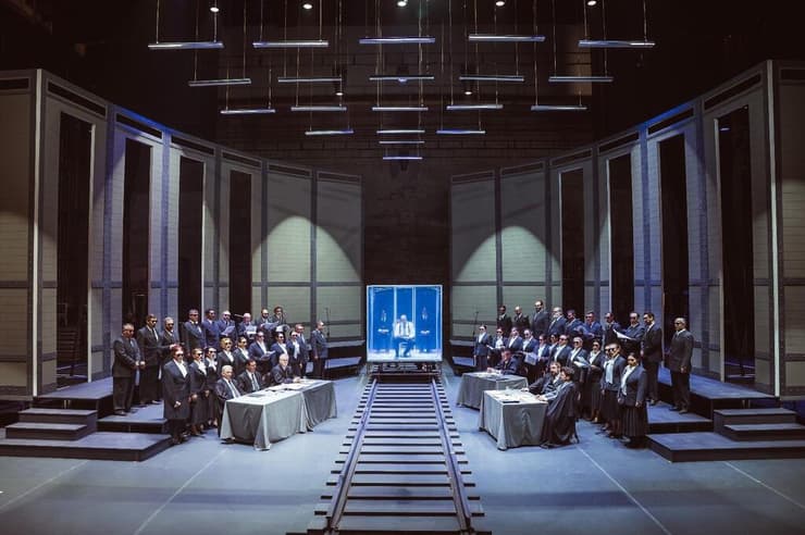 מתוך החזרות