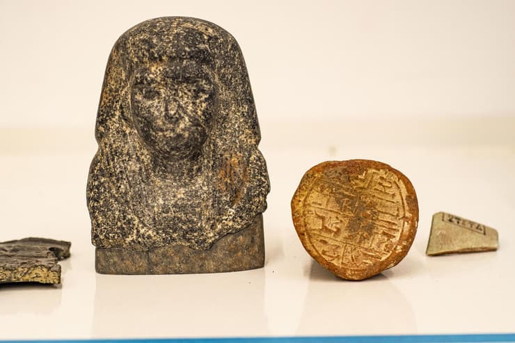 רשות העתיקות תציג בפסח את החותם לצד ממצאים מצריים וכנעניים בקריה הלאומית לארכיאולוגיה (צילום: אמיל אלג'ם, רשות העתיקות) רשות העתיקות תציג בפסח את החותם לצד ממצאים מצריים וכנעניים בקריה הלאומית לארכיאולוגיה