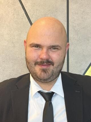 עו"ד נתן לבוב