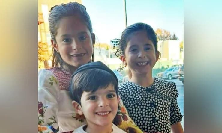 דבורה בת ה-5 ודיאנה בת ה-8 שנהרגו בתאונה, לצד אחיהן רפאל בן ה-4 שנפצע קשה מאוד דבורה בת ה-5 ודיאנה בת ה-8 שנהרגו בתאונה, לצד אחיהן פנחס בן ה-4 שנפצע קשה מאוד