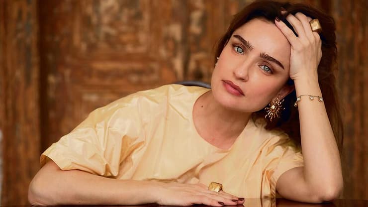 אניה בוקשטיין