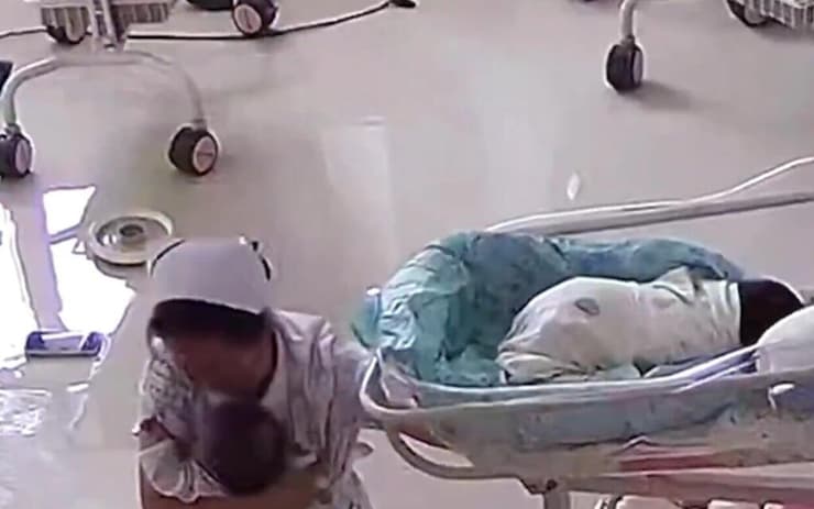 סין אחיות מצילות תינוקות בזמן רעידת האדמה רעש אדמה רעידת אדמה ב מיאנמר