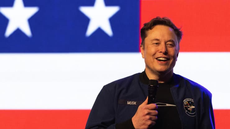 אילון מאסק עצרת ב גרין ביי וויסקונסין ארה"ב לקראת בחירות לתפקיד שופט בבית המשפט העליון במדינה