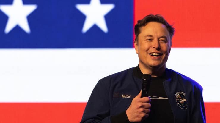 אילון מאסק עצרת ב גרין ביי וויסקונסין ארה"ב לקראת בחירות לתפקיד שופט בבית המשפט העליון במדינה