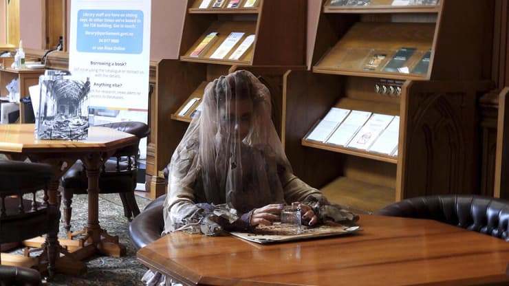 ברוכים הבאים לסיור הקריפי בפרלמנט הניו זילנדי (צילום: AP Photo/Charlotte Graham-McLay) סיור קריפי בפרלמנט הניו זילנדי