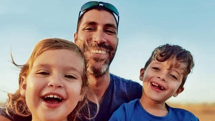 תמיר אדר עם ילדיו, אסף ונטע