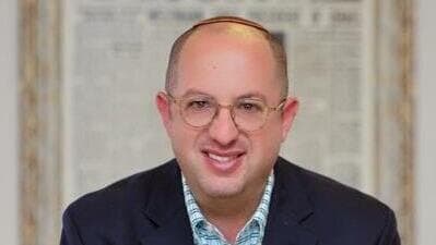 צביקה קליין (מתוך עמוד ה-X של צביקה קליין) צביקה קליין