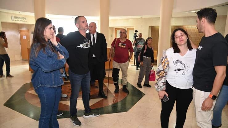 ההורים בבית המשפט, היום (צילום: הרצל יוסף) גזר דין לאילנה קובר מאילת הנאשמת ב-380 מקרי התעללות בבית המשפט המחוזי בבאר שבע