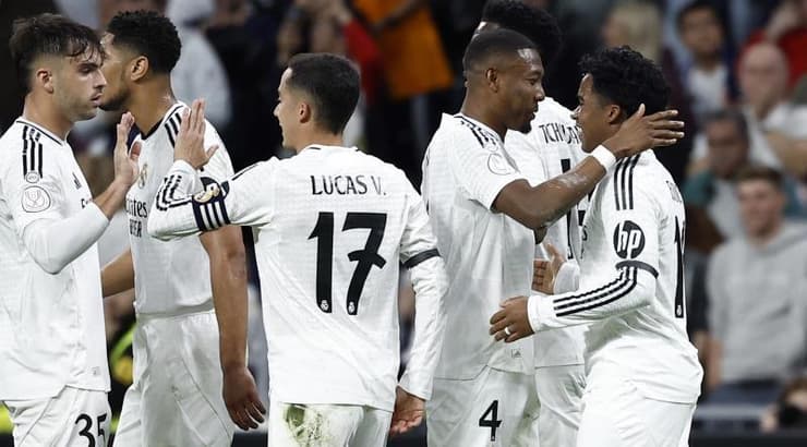 שחקני ריאל מדריד אחרי השוויון (רויטרס) שחקני ריאל מדריד אחרי השוויון