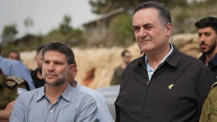 כ"ץ וסמוטריץ' (צילום: אלעד מלכה, משרד הביטחון) שר הביטחון ישראל כ"ץ ושר האוצר בצלאל סמוטריץ' בסיור משותף ביו"ש