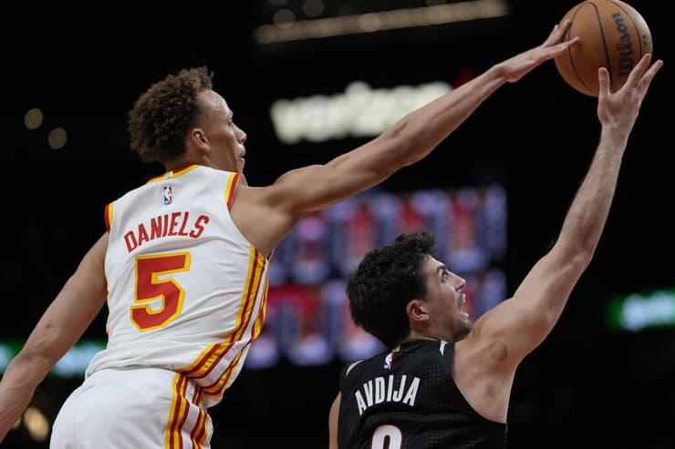 כוכב NBA בהתהוות. אבדיה (צילום: AP Photo/Mike Stewar) אבדיה