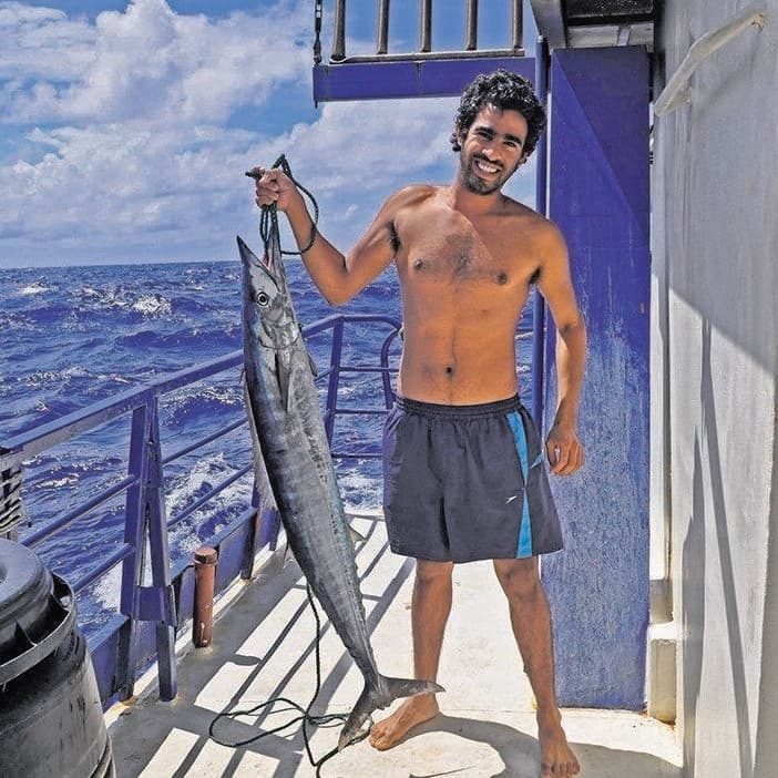 רביד כהן באחד מטיוליו מסביב לעולם