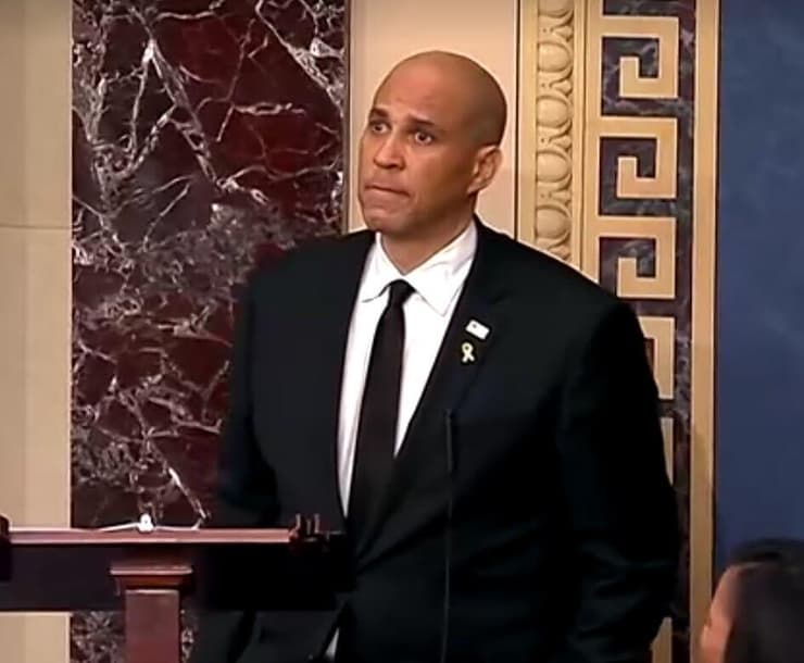 קורי בוקר סנאטור דמוקרטי נאם ברצף 25 שעות ב סנאט וושינגטון ארה"ב