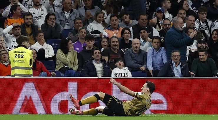 הקהל בברנבאו שוב המום מול אוירסבאל החוגג (רויטרס) הקהל בברנבאו שוב המום מול אוירסבאל החוגג