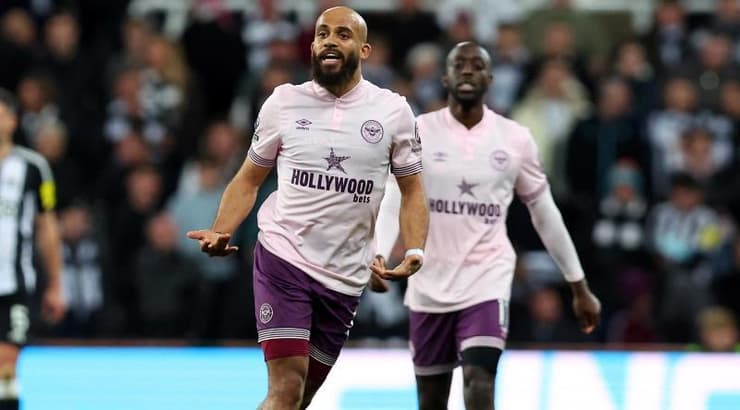 בריאן אבואמו חוגג