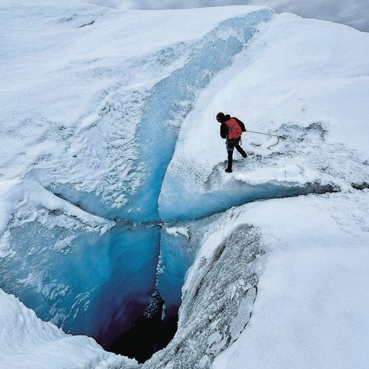 רביד כהן באחד מטיוליו מסביב לעולם
