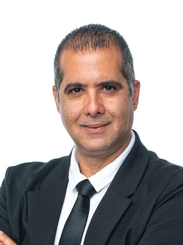 עו"ד גיא אשר שוחט