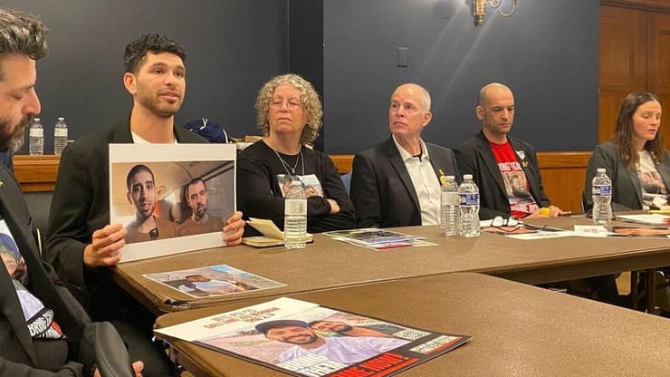 מפגש החטופים עם ועדת החוץ של הסנאט (SFRC) המונה 22 סנאטורים