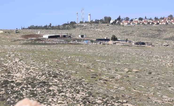 "חווה" ביהודה ושומרון (צילום: שאול גולן ) החווה של נריה בן פזי ליד כוכב השחר. "תופסים שטח אסטרטגי"