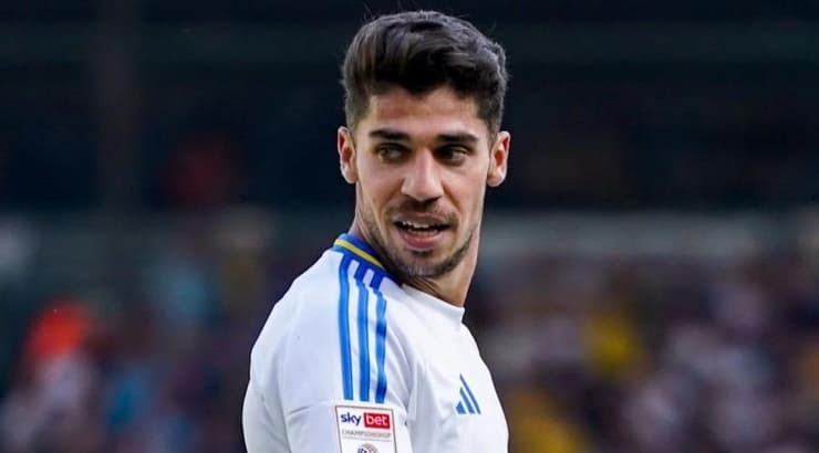 מנור סולומון (האתר הרשמי של לידס) מנור סולומון