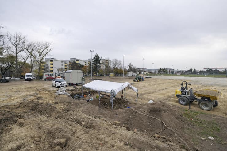 מבט כללי על האזור בו נחשף קבר האחים הרומי מסוף המאה ה-1 לספירה, ברובע זימרינג שבעיר וינה