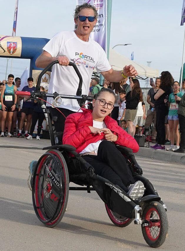 רות משתתפת במרתון בעבר