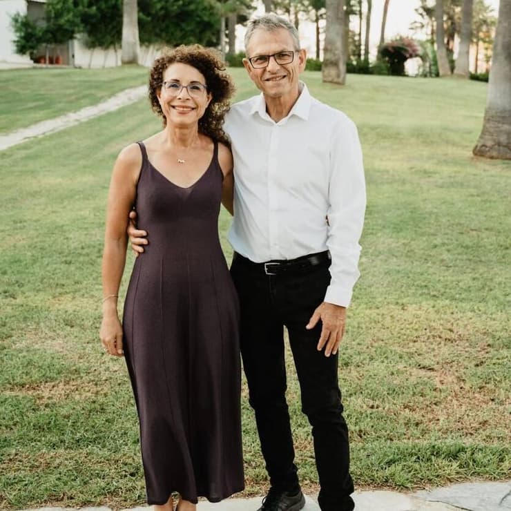 ד"ר מרסל פרייליך קפלון יחד עם בן זוגה, דרור קפלון 