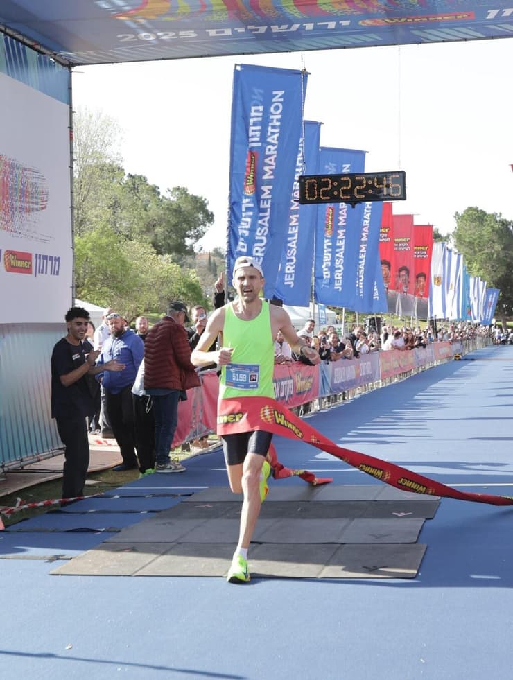 בוגדן סימנוביץ' מנצח מרתון ירושלים