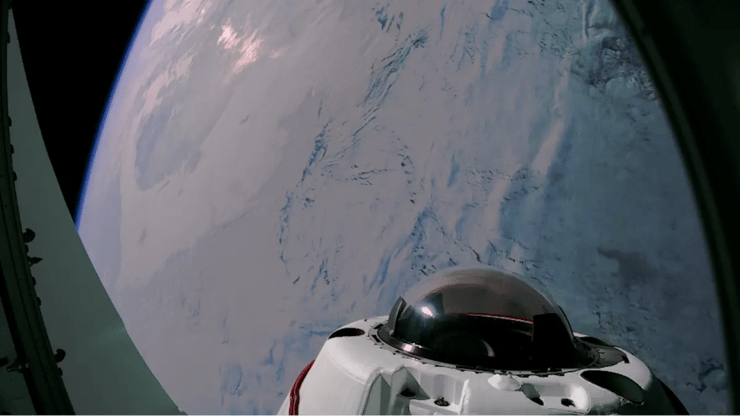 תצפיות ייחודיות על הקטבים. צילום מחללית הדרגון במשימת Fram-2 ( מקור: SpaceX) תצפיות ייחודיות על הקטבים. צילום מחללית הדרגון במשימת Fram-2