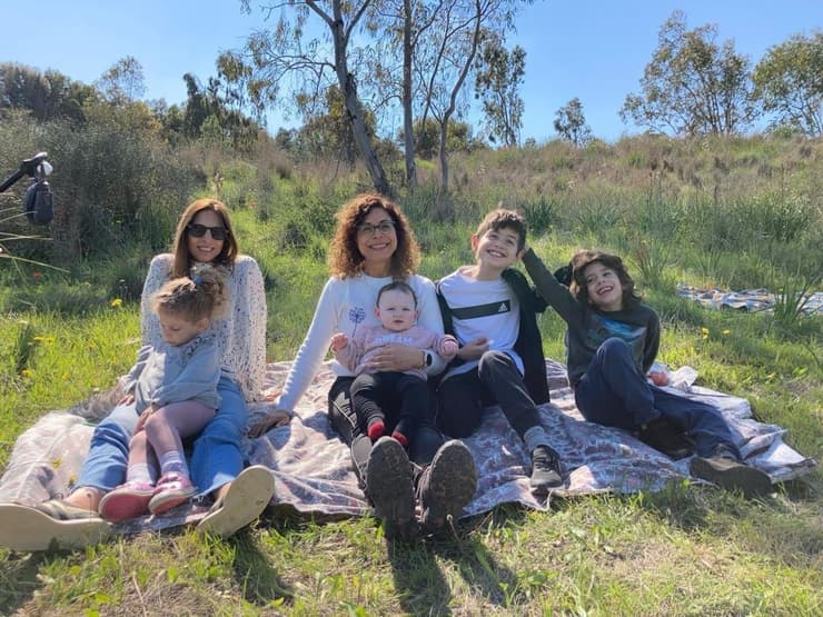 ד"ר מרסל פרייליך קפלון יחד עם בן זוגה, דרור קפלון 