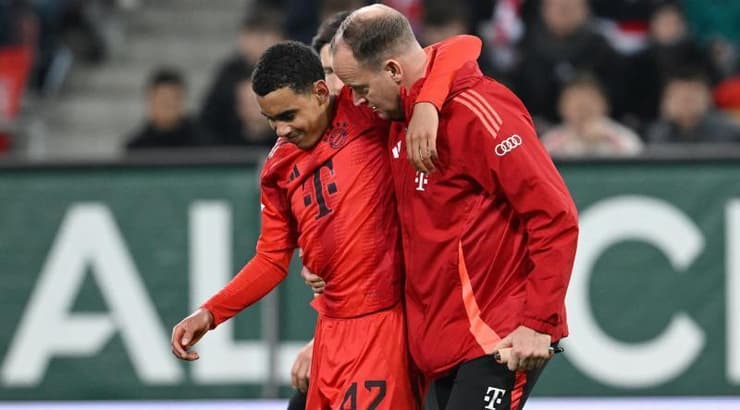 3 נקודות, אבל גם חדשות רעות. מוסיאלה יורד מהמגרש (רויטרס) 3 נקודות, אבל גם חדשות רעות. מוסיאלה יורד מהמגרש