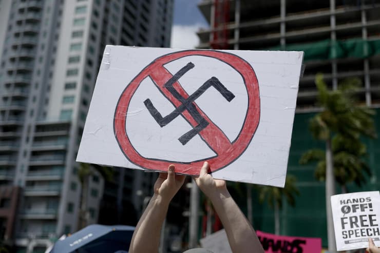 הפגנה נגד טראמפ ארה"ב ב מיאמי