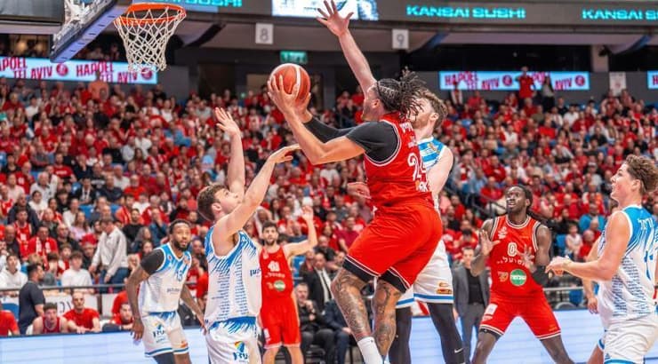 וויינרייט עולה לסל