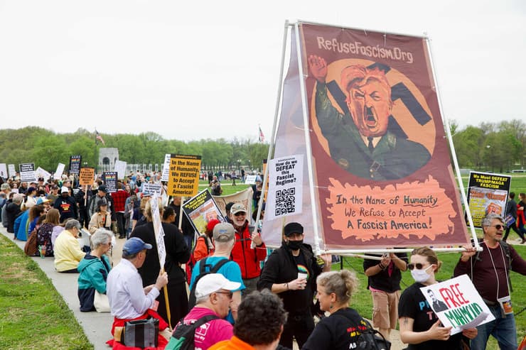 הפגנה נגד טראמפ ארה"ב ב וושינגטון הבירה 