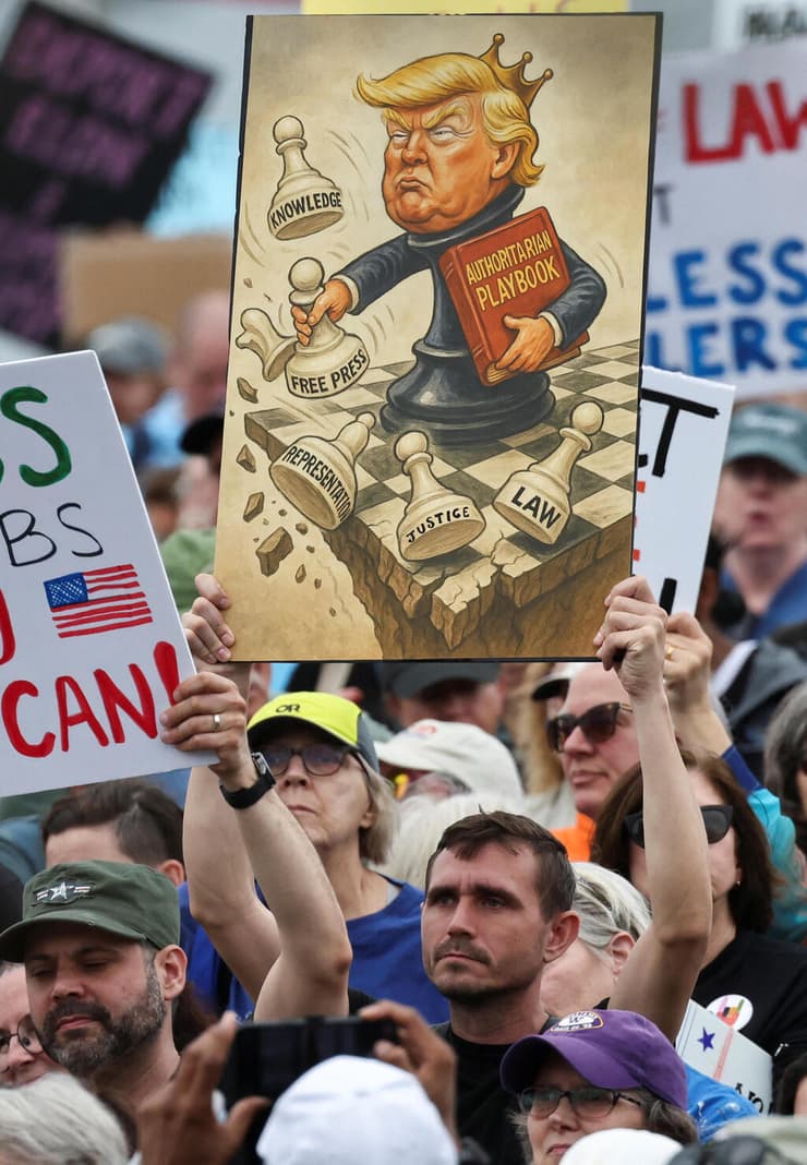 הפגנה נגד טראמפ ארה"ב ב וושינגטון הבירה 