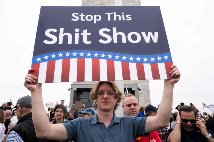 הפגנה נגד טראמפ ארה"ב ב וושינגטון הבירה 