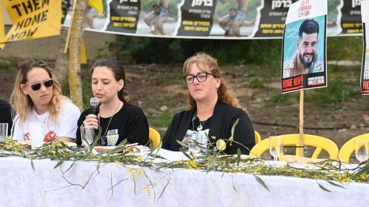 מפגש מיוחד בכפר עזה למען חזרתם של גלי וזיוי ברמן