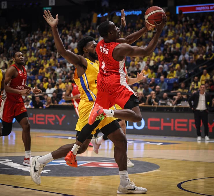 הארפר עולה לסל