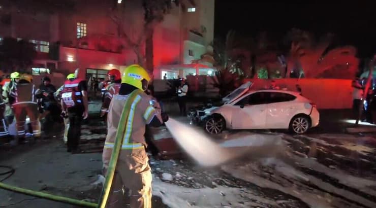 צילום: דוברת כבאות והצלה לישראל זירת נפילת הרסיס באשקלון