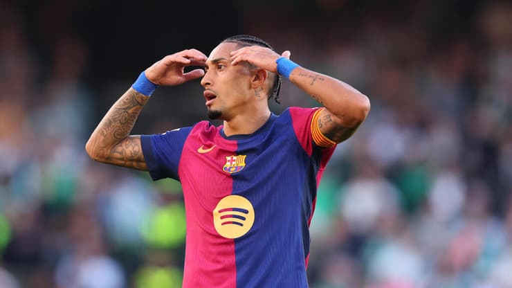 נטש את האימון בחמישי וכלל לא שותף באימון היום. ראפיניה (צילום: Fran Santiago/Getty Images) ראפיניה