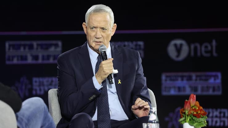 גנץ: אני אדע לזהות לבד מה הנקודה שהמדינה צריכה שאשוב לממשלה (צילום: גיל נחושתן) ועידת "האנשים של המדינה"