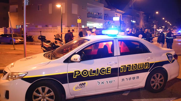 ניידת משטרה 