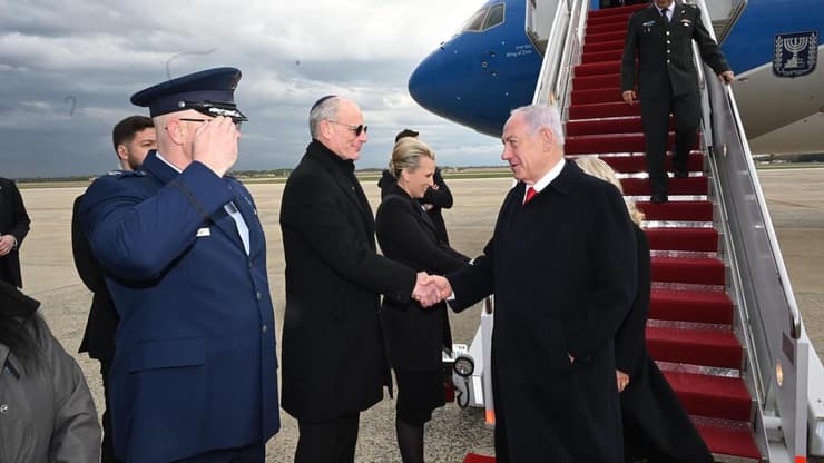 בנימין נתניהו שרה נתניהו נוחתים נחיתה וושינגטון ארה"ב ארצות הברית פגישה נשיא דונלד טראמפ