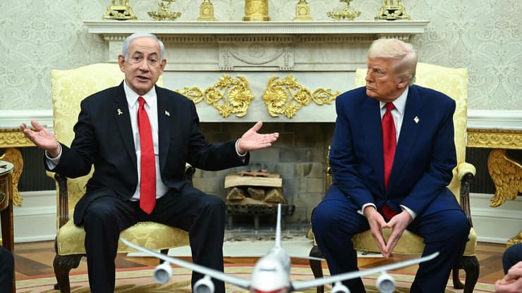 טראמפ ונתניהו. ייפגשו בפעם השלישית השנה בשבוע הבא (צילום:SAUL LOEB / AFP) ראש הממשלה בנימין נתניהו ונשיא ארה"ב דונלד טראמפ בחדר הסגול