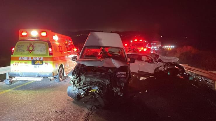 תאונה תאונת דרכים בית שמש 7 שבעה פצועים פצועות צעירה שדות מיכה ירושלים קפלן שערי צדק הדסה עין כרם צעיר