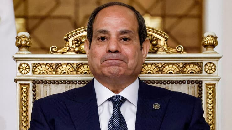 פגישתם של מקרון א-סיסי ועבדאללה בקהיר