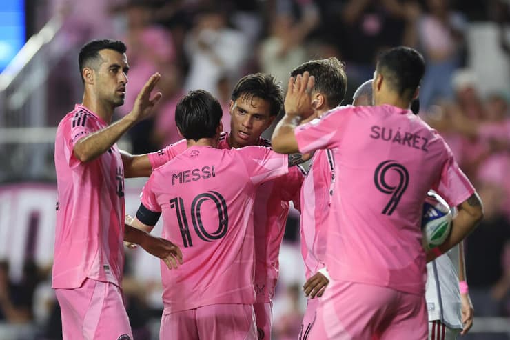 ליאו מסי נגד טורנטו