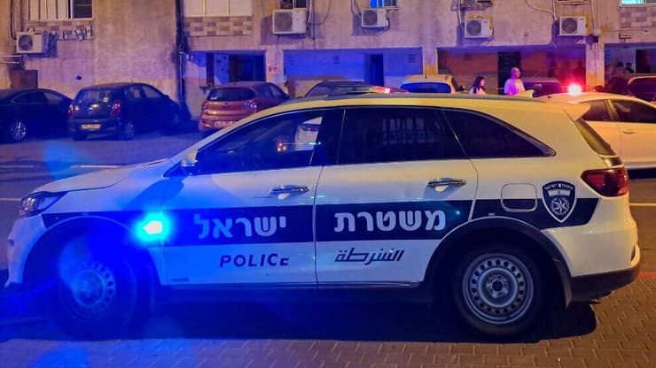 ניידת משטרה 