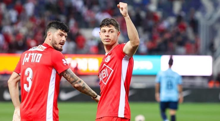 סתיו טוריאל מרוצה אחרי הבישול (שחר גרוס) סתיו טוריאל מרוצה אחרי הבישול